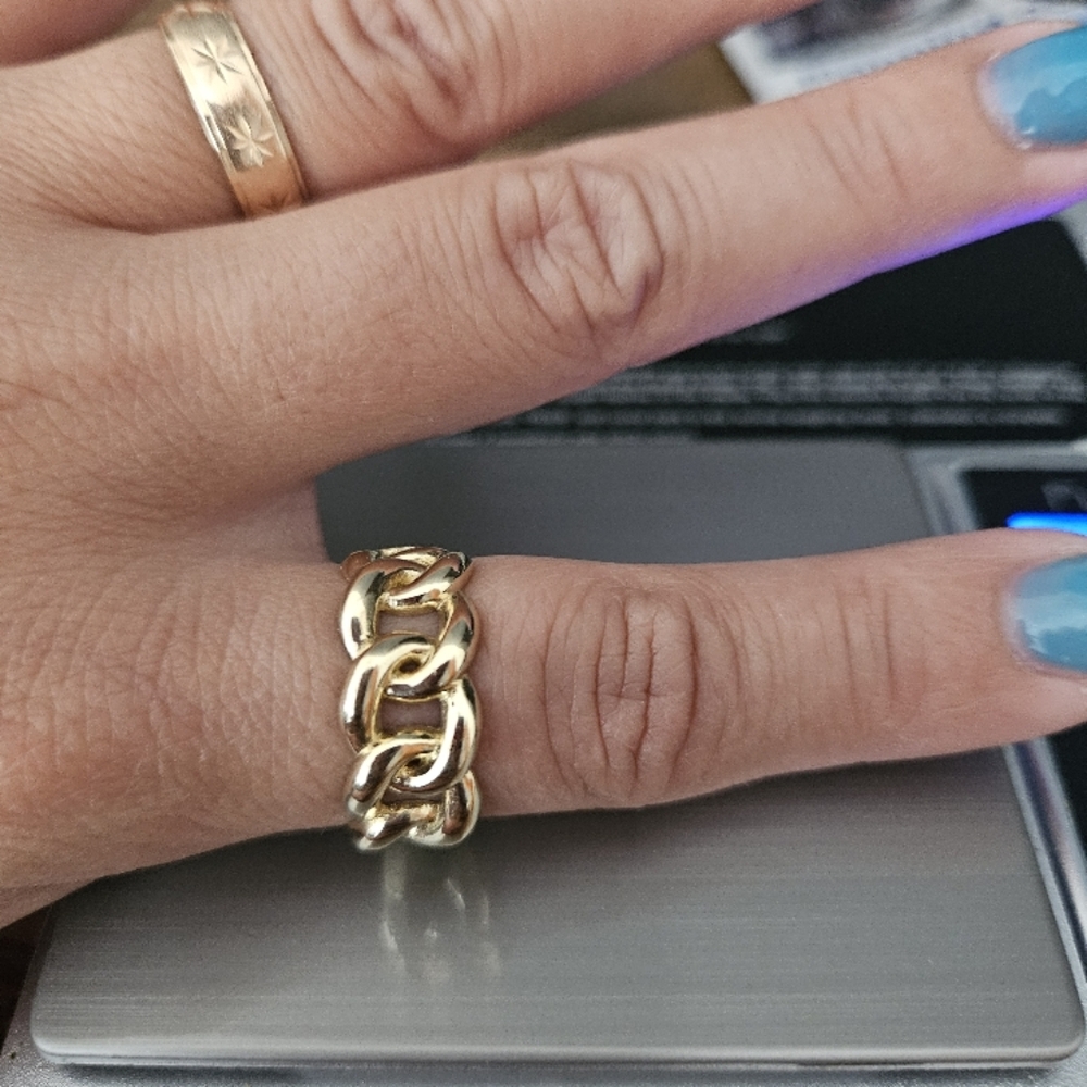 14k Yellow Gold Ring chain design